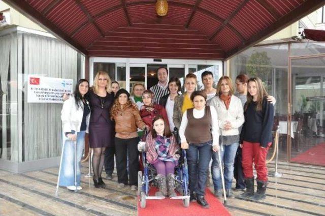 Elvinder, Kadınların Eğitimi Ve Istihdamı I&ccedil;in &Ccedil;alışıyor 3