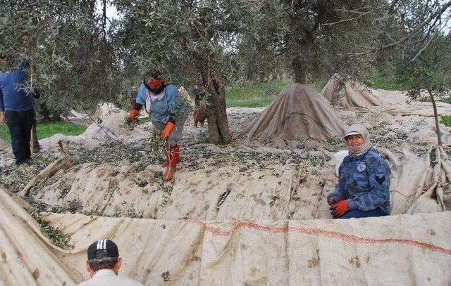 8 Mart&rsquo;ın Diğer Y&uuml;z&uuml;, Kimi Eğlenerek Kimi &Ccedil;alışarak Kutladı 1