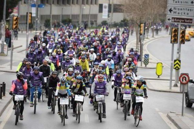 Kadına Y&ouml;nelik Şiddeti Protesto I&ccedil;in Pedal &Ccedil;evirdiler 2