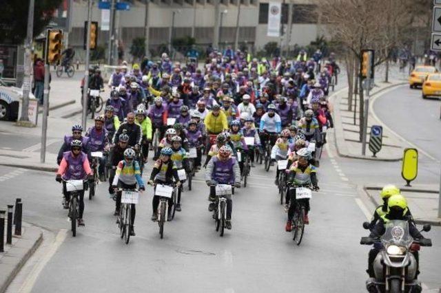 Kadına Y&ouml;nelik Şiddeti Protesto I&ccedil;in Pedal &Ccedil;evirdiler 3