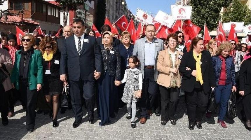 Binlerce Kadın Şiddeti Tarsus&rsquo;ta Kınadı