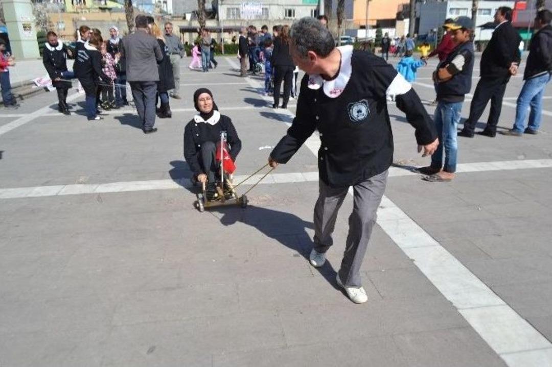 Bug&uuml;n&uuml;n Yaşlıları Ge&ccedil;mişteki &Ccedil;ocuk Oyunlarını Oynadı