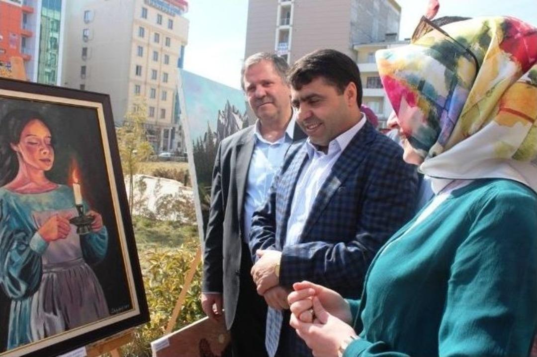 Bayan &Ouml;ğretmenlerden Resim Sergisi