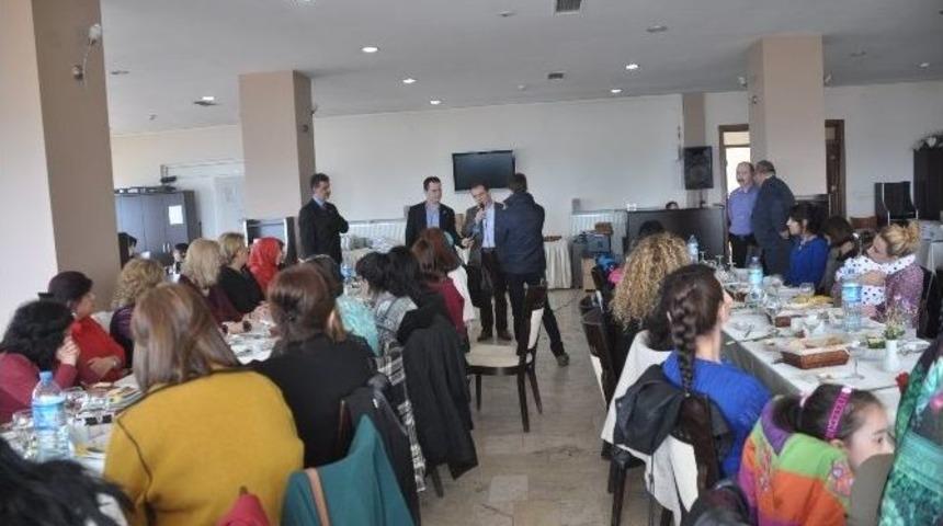 Kamuran Aşkar, 8 Mart D&uuml;nya Kadınlar G&uuml;n&uuml;n&uuml; Unutmadı