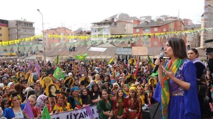 Hakkari'de Kadınlar G&uuml;n&uuml; Mitingi
