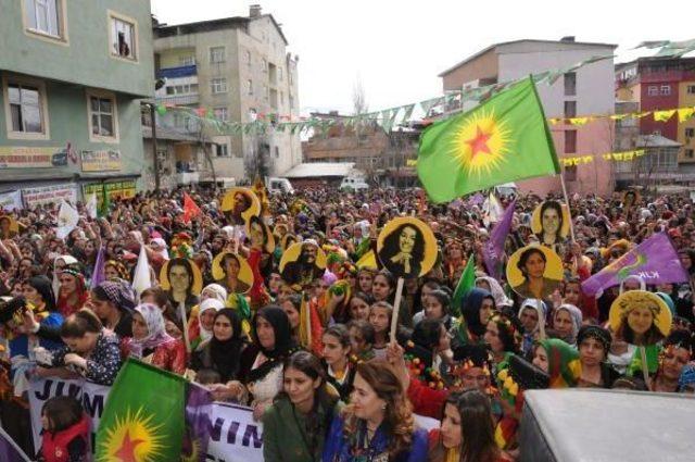 Hakkari'de Kadınlar Günü Mitingi