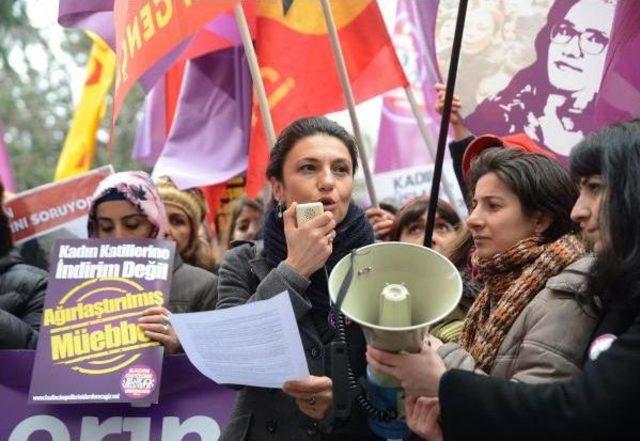 İstiklal Caddesi'nde Kadın Cinayetlerini Resmettiler