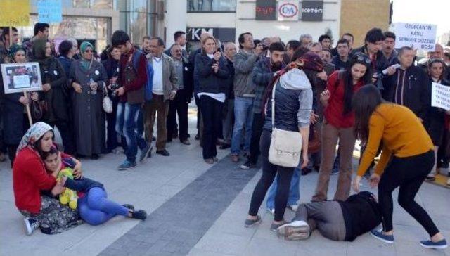 Kadına Şiddeti Eleştiren gelinlikli Yürüyüş 2