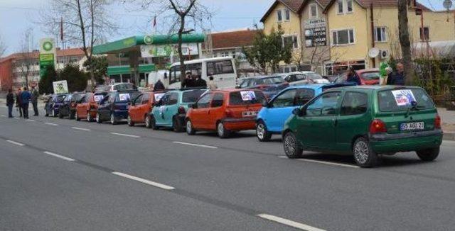 Kadına Şiddete ‘Dur’ Demek Için Otomobilleriyle Mesaj Verdiler 1