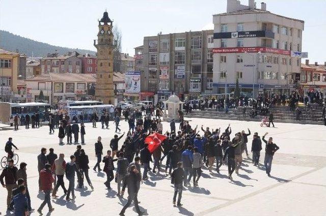 Yozgat’ta Karşıt Görüşlü Öğrenci Grubu Arasında Arbede