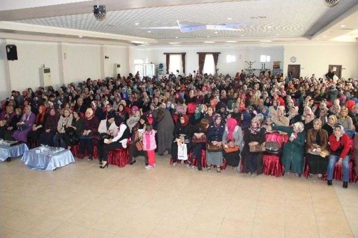Tekkek&ouml;y Belediyesi&rsquo;nden Kadınlar G&uuml;n&uuml; Kutlaması