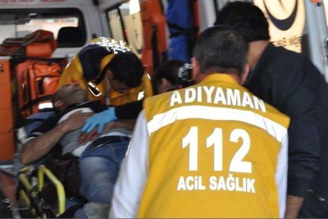 Bıçaklandı, Sigara Içerek Ambulans Bekledi