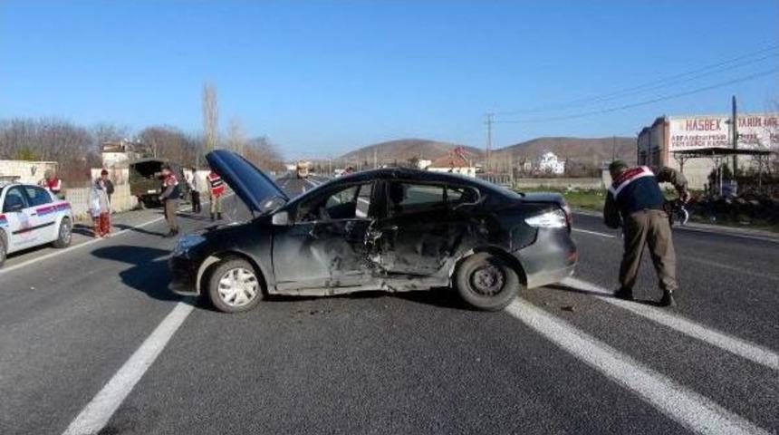 Banka M&uuml;d&uuml;r&uuml; Kazada Yaralandı