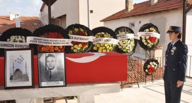 Efsane Pilot Necati Artan, Son Yolculuğuna Uğurlandı