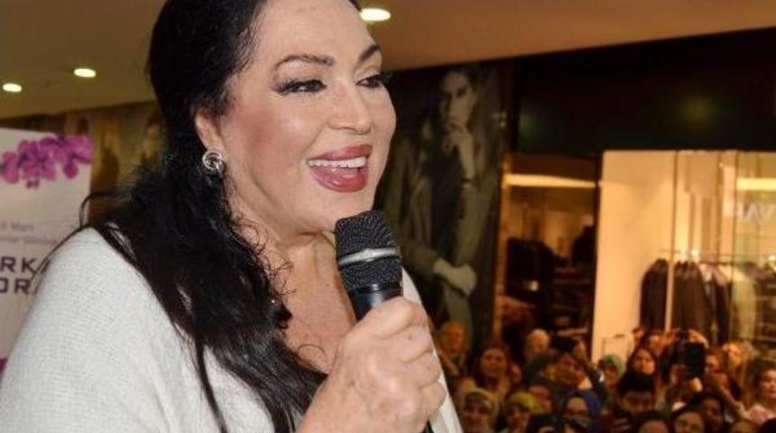 T&uuml;rkan Şoray: Her Kadın &Ouml;yle Ya Da B&ouml;yle Şiddete Uğramıştır