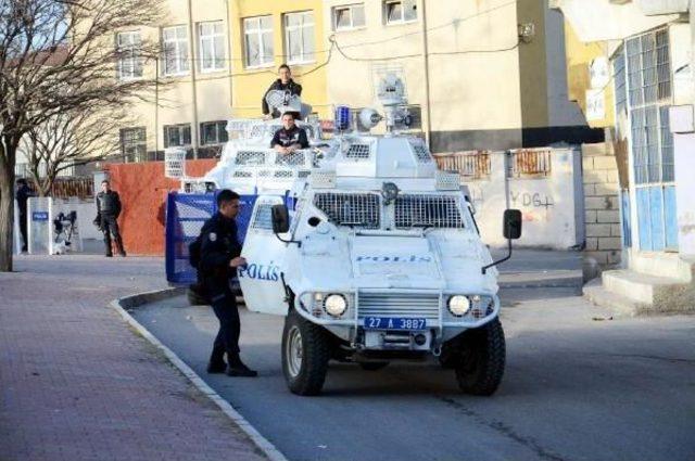 Gaziantep'te Yol Kapatan Gruba Müdahale