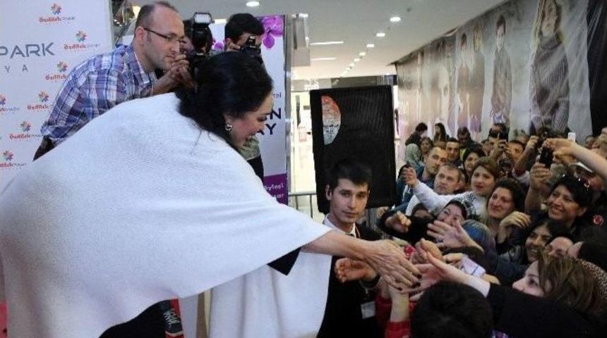 T&uuml;rk Sinemasının Sultanı T&uuml;rkan Şoray&rsquo;dan Şiddet İtirafı