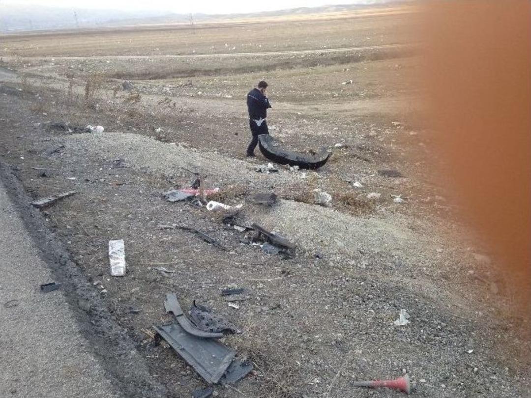 Ağrı&rsquo;da Trafik Kazası: 1 &Ouml;l&uuml;, 2 Yaralı