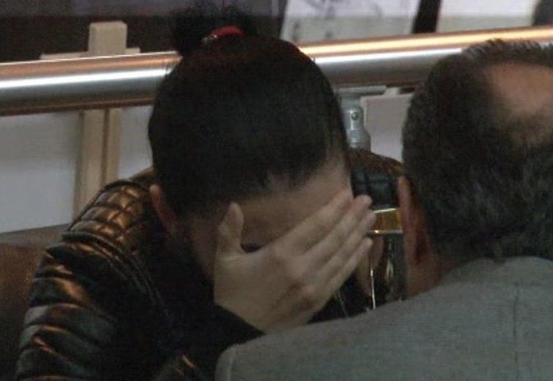 Kardeşi İ&ccedil;in D&uuml;zenlenen Koşunun Kupasına Sarılıp Ağladı