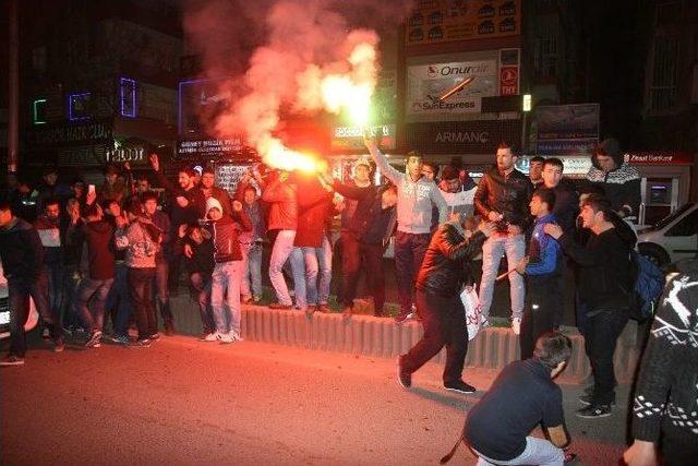 Diyarbakır’da İlginç Derbi Kutlaması