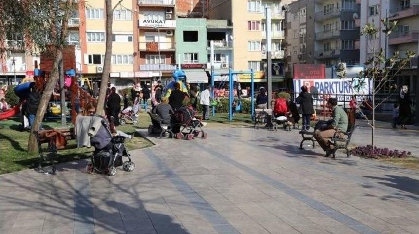 Aydınlılar Hafta Sonu G&uuml;neşli Havanın Tadını &Ccedil;ıkardı