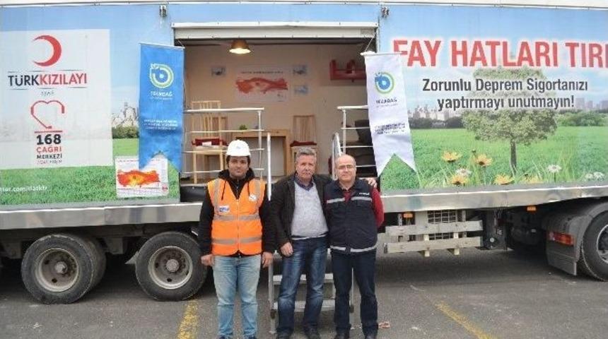 Deprem Tır&rsquo;ı &Ccedil;erkezk&ouml;y&rsquo;de Sallandı