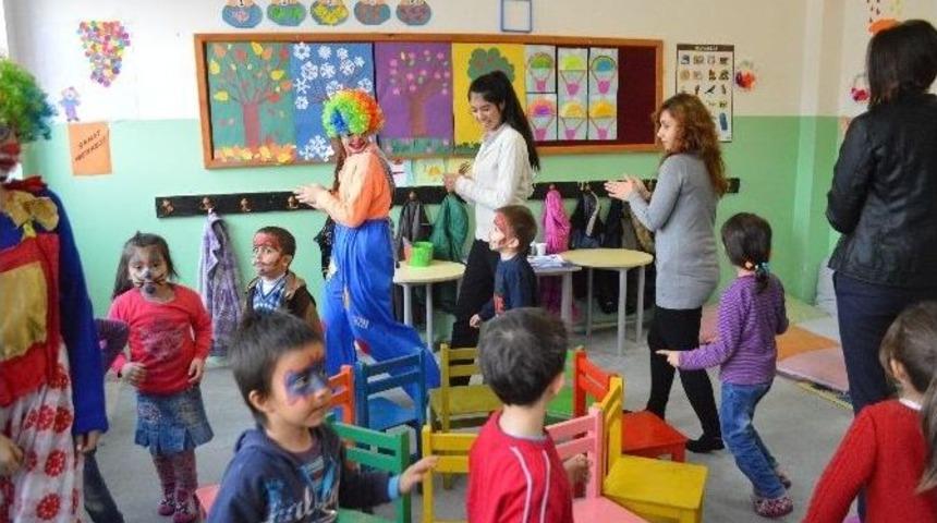 Gen&ccedil;ler Minik &Ouml;ğrencilerle Buluştu