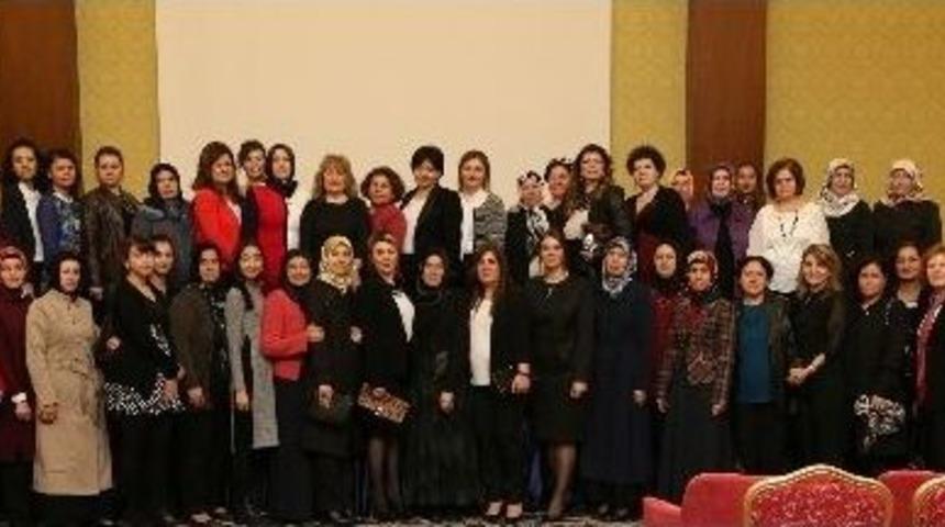 Denizli&rsquo;de Kadın Meclisi "kadın Olmak" Paneli D&uuml;zenledi