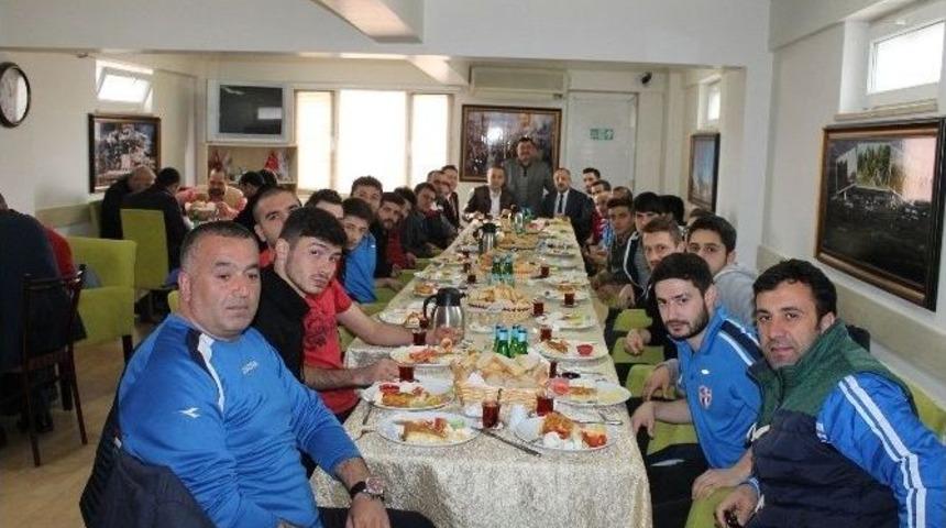 G&uuml;rsu Esnafı Takımına Sahip &Ccedil;ıkıyor