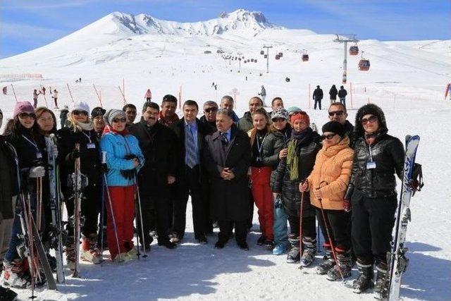 Personel Moral Günleri Devam Ediyor Bayanlar Erciyes Dağının Zirvesinde Buluştular 1