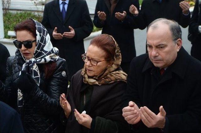 Çetin Emeç Mezarı Başında Anıldı 2