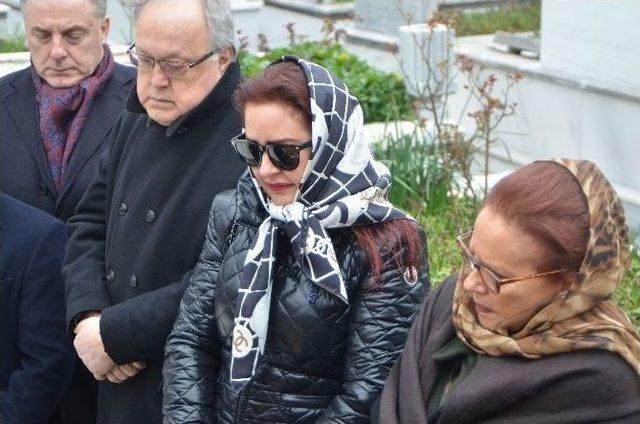 Çetin Emeç Mezarı Başında Anıldı 3