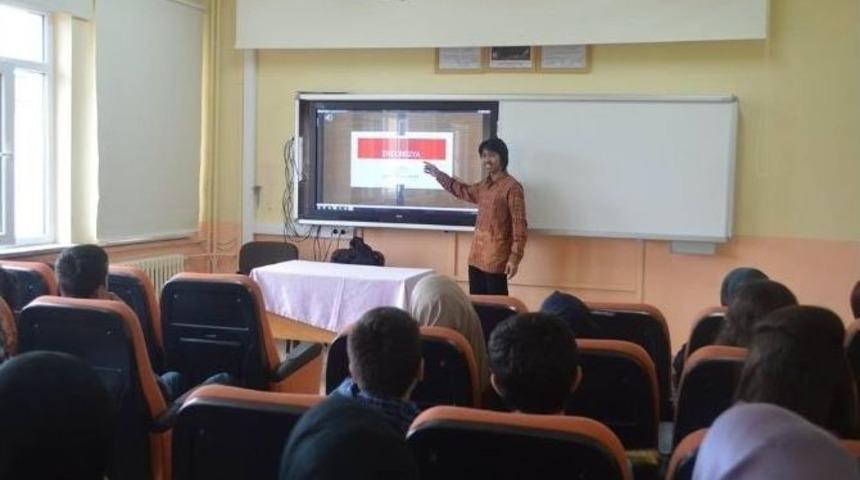 Yedirenk Sosyal Bilimler Lisesinde &Uuml;lke Tanıtımı Yaptı
