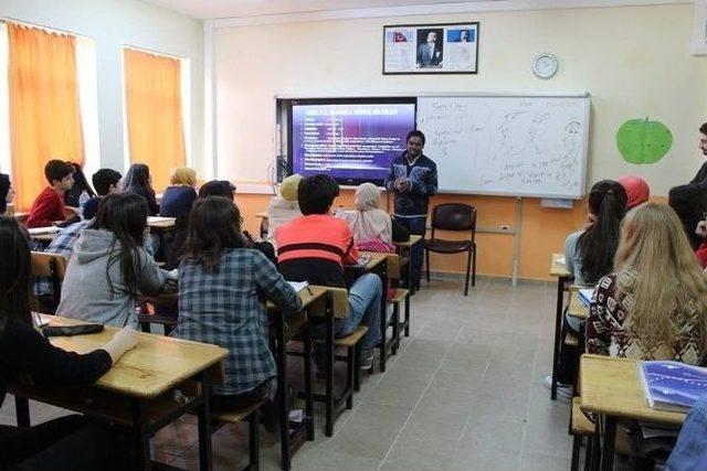 Yedirenk Sosyal Bilimler Lisesinde Ülke Tanıtımı Yaptı