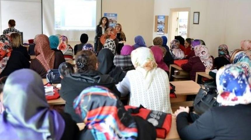 &Ouml;zgecan Olayı Erzurum&rsquo;da Kadınlara Ders Konusu Oldu