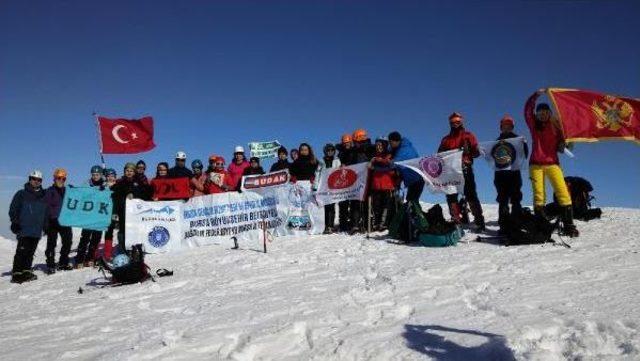 Uludağ’In Zirvesine Tırmanarak Kadına Şiddeti Protesto Ettiler 2