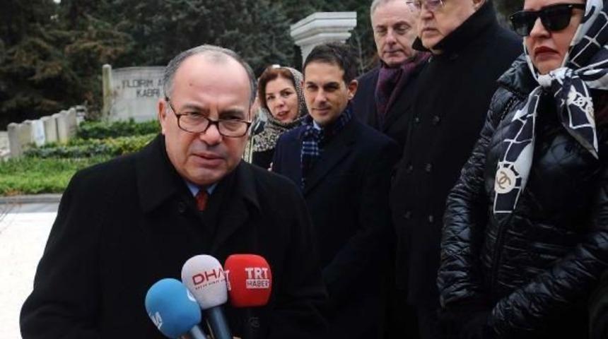 Gazeteci &Ccedil;etin Eme&ccedil; Anıldı