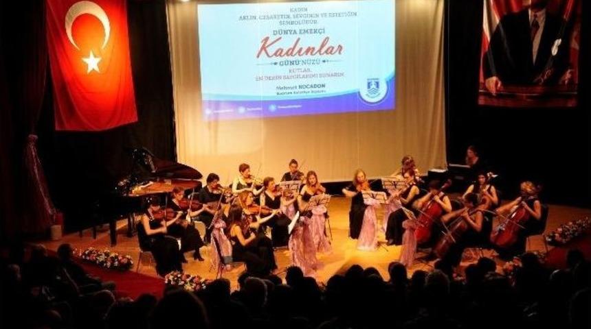 &Ccedil;ağdaş Kadınlar Bodrum&rsquo;da, Kadınlar G&uuml;n&uuml;&rsquo;ne &Ouml;zel Konser Verdi