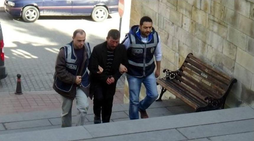 K&uuml;tahya&rsquo;da Uyuşturucu Madde Satıcısı Tutuklandı