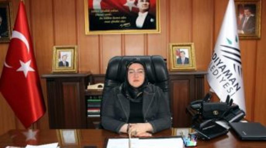 Başkan Kutlu, 8 Mart Nedeniyle Başkanvekilliğini Bayana Bıraktı