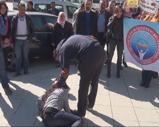 Polis, Tiyatro Gösterisini Gerçek Sandı 1