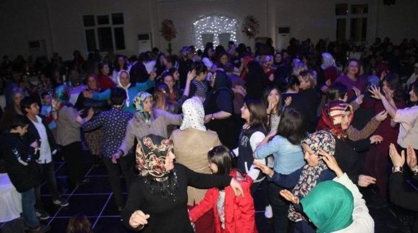 G&uuml;l&uuml;&ccedil; Belediyesi Kadınlar İ&ccedil;in Eğlence D&uuml;zenledi