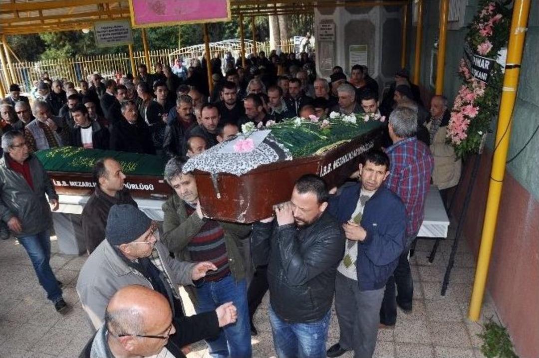 &Uuml;&ccedil; Ay Sonra Mezarına Girdi