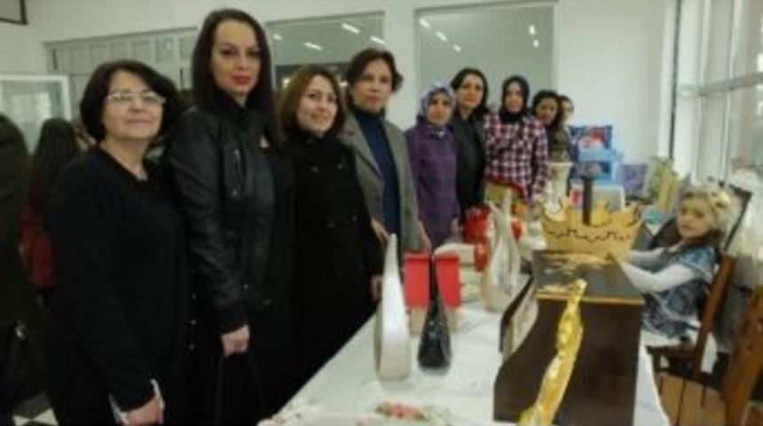 Burhaniye&rsquo;de Dekoratif El Sanatları Sergisi