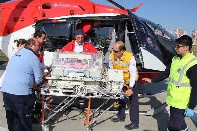Ambulans Helikopter 22 Günlük Bebek İçin Havalandı