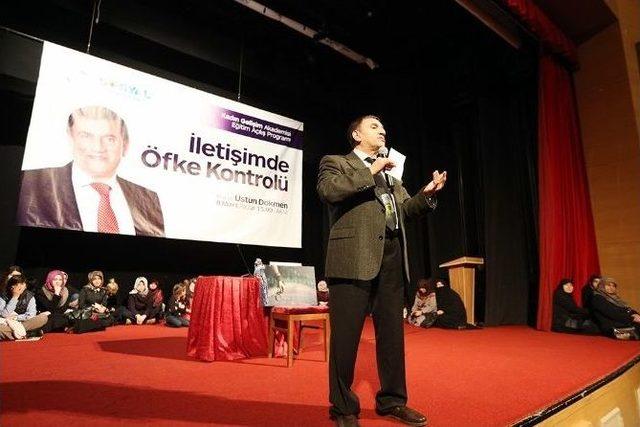 Kadın Gelişim Akademisi Eğitimleri ‘iletişimde Öfke Kontrolü’ Konulu Konferans İle Başladı