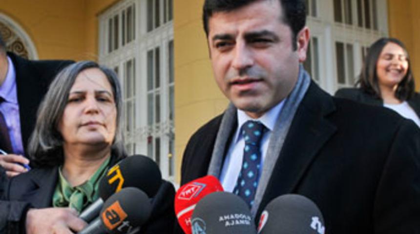 Sanki oğlunun gemiciğini satmış da...