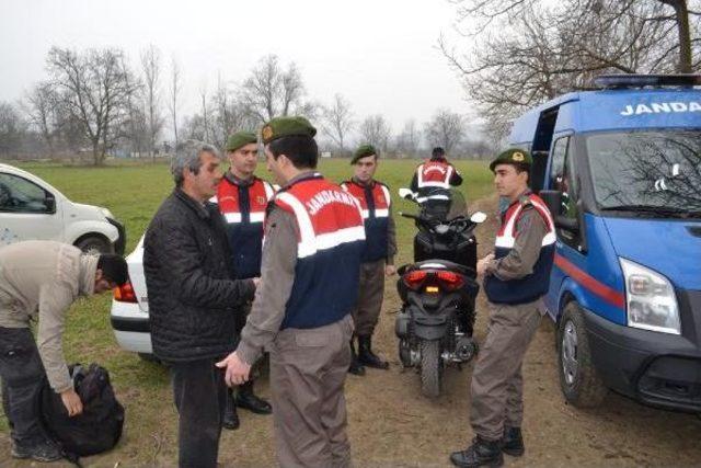 ​jandarma, Koyun Hırsızlarını Hoparlör Parçasından Buldu