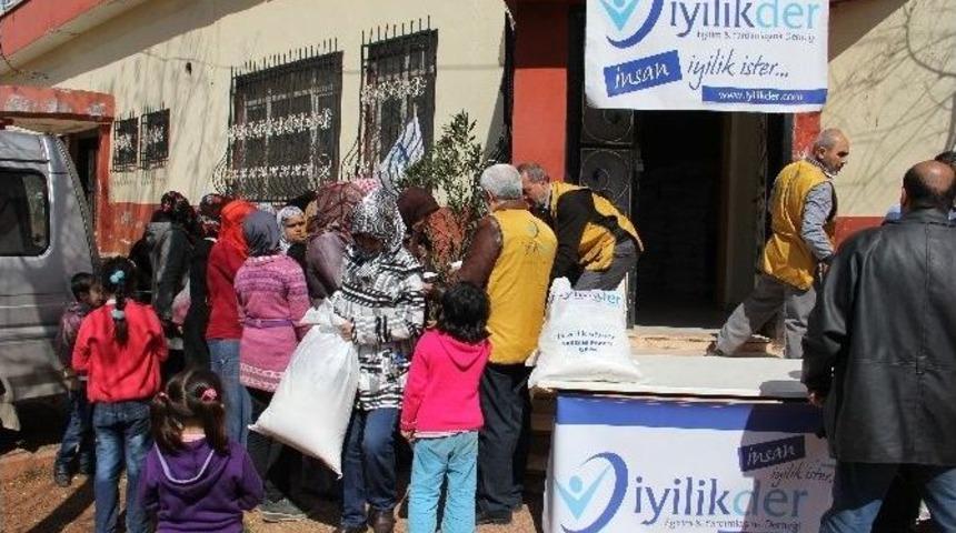 İyilikder&rsquo;den Kobanili 500 Aileye Gıda Yardımı