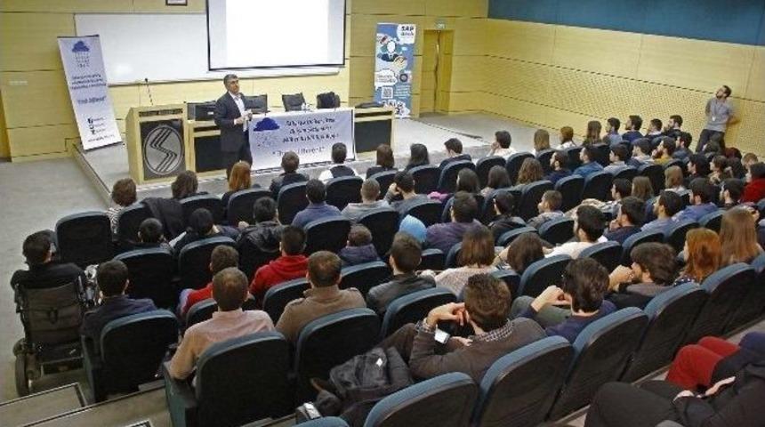 Sa&uuml;&rsquo;de &ldquo;ıt&rsquo;de Kariyer&rdquo; Etkinliği D&uuml;zenlendi